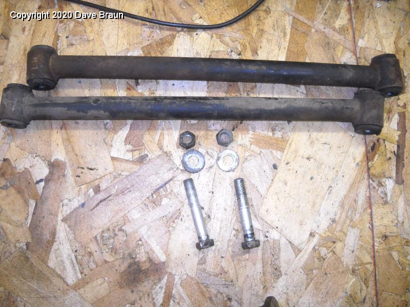 Spitfire1974/Restoration/Suspension/Rear Suspension/Radius Rod removed